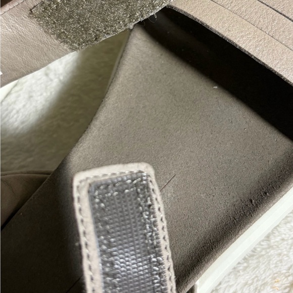 Ecco Women's Light Taupe Leather Strap Sandals Sz 8 - Picture 5 of 5